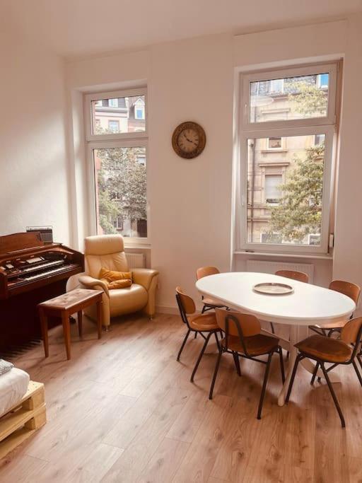 Kuenstlerisches Apartment Karlsruhe Buitenkant foto